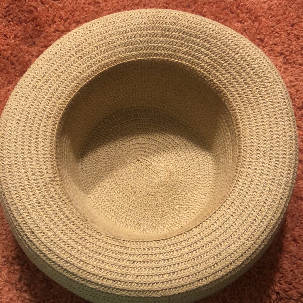 Lightweight hat - Picture 2 of 3